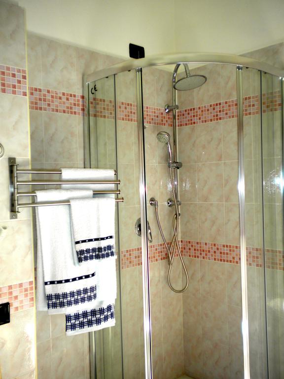 Top Suit Uno - Guest House Бругерио Экстерьер фото