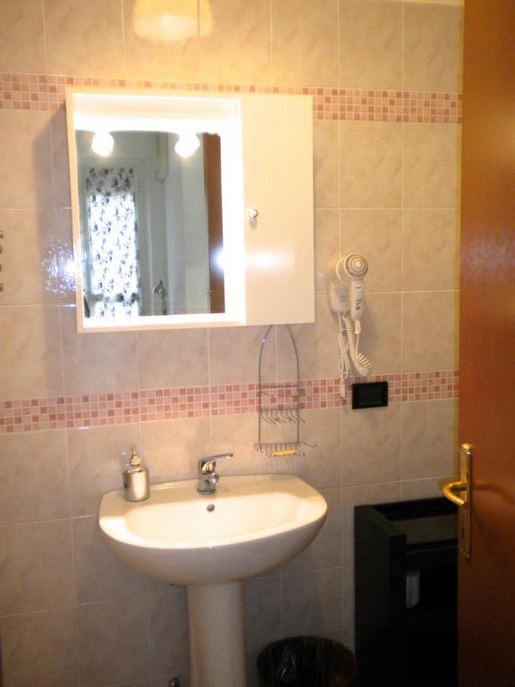 Top Suit Uno - Guest House Бругерио Номер фото